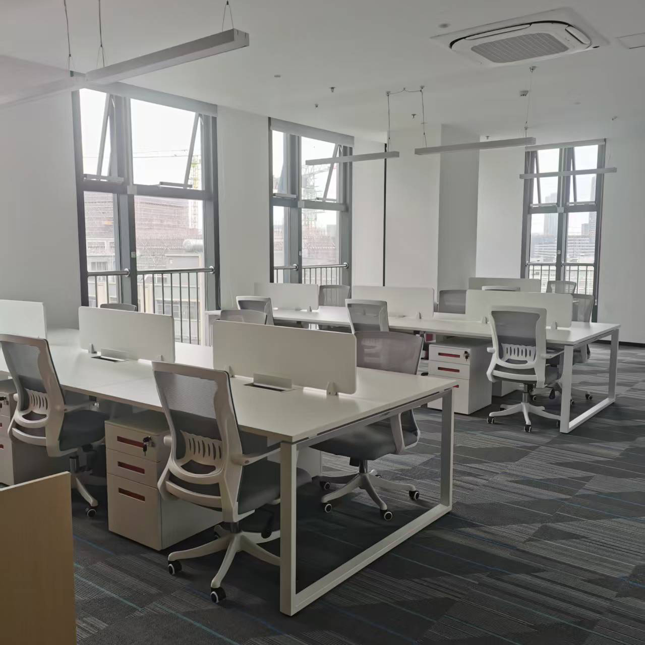 广州黄埔生物公司办公家具定制案例